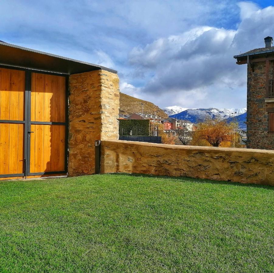 Apartament "Enclau" Turismo Rural Cal Rialla Llivia Buitenkant foto